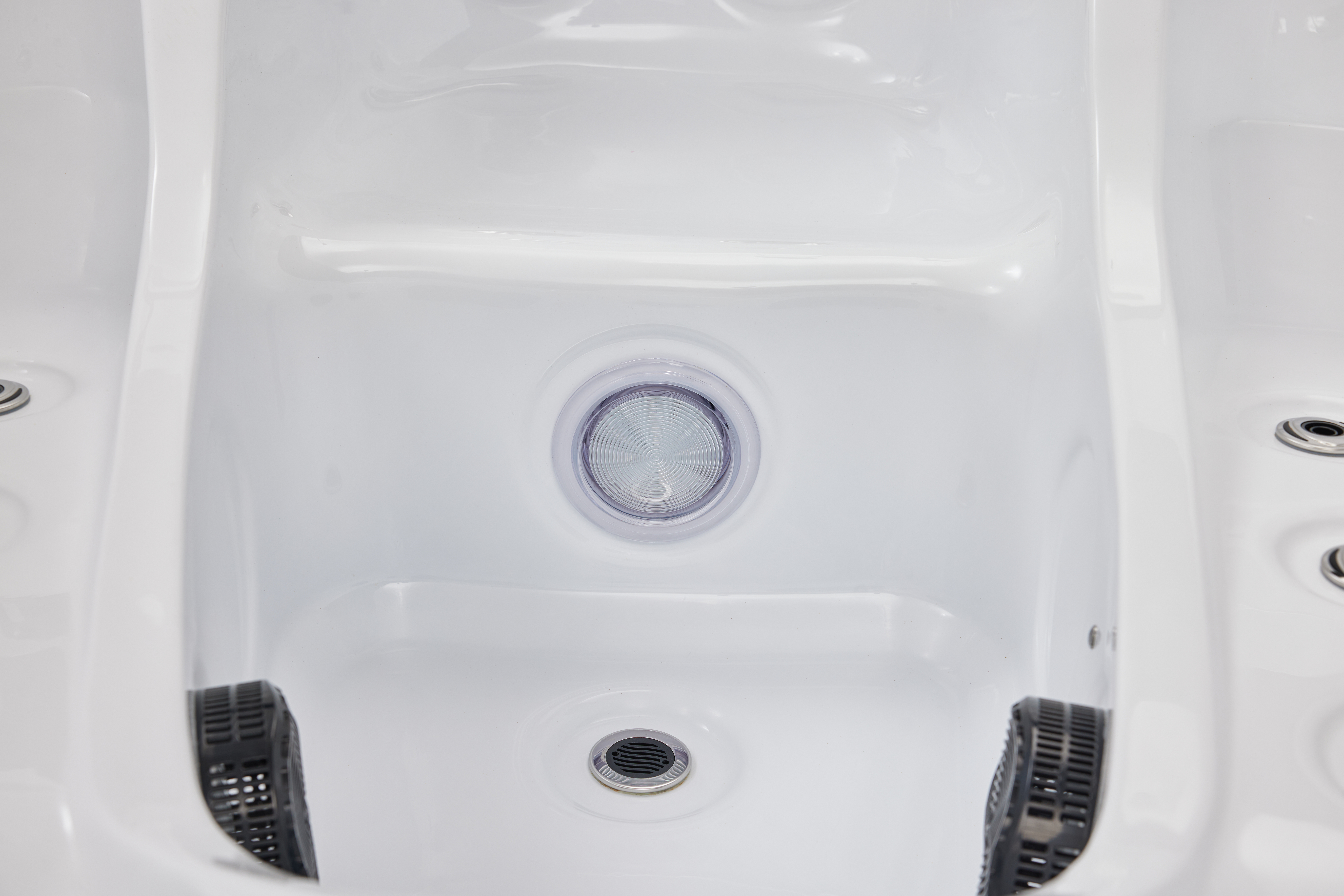 LuBoss Outdoor Whirlpool Modell LuBoss-696S Premium 215x155x90 cm LxBxH