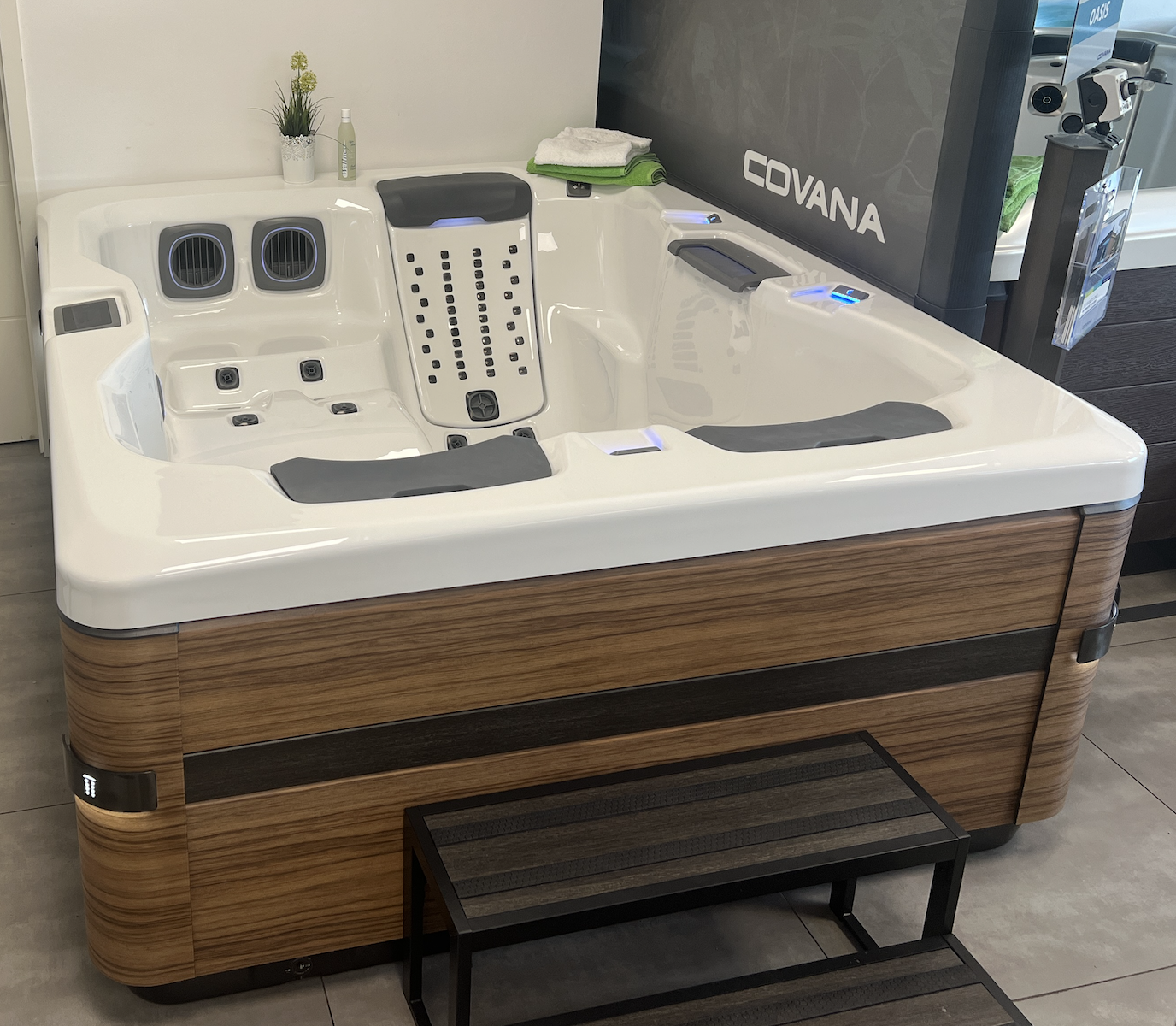 Bullfrogspas Outdoor Whirlpool A5L Select 213x173x79cm