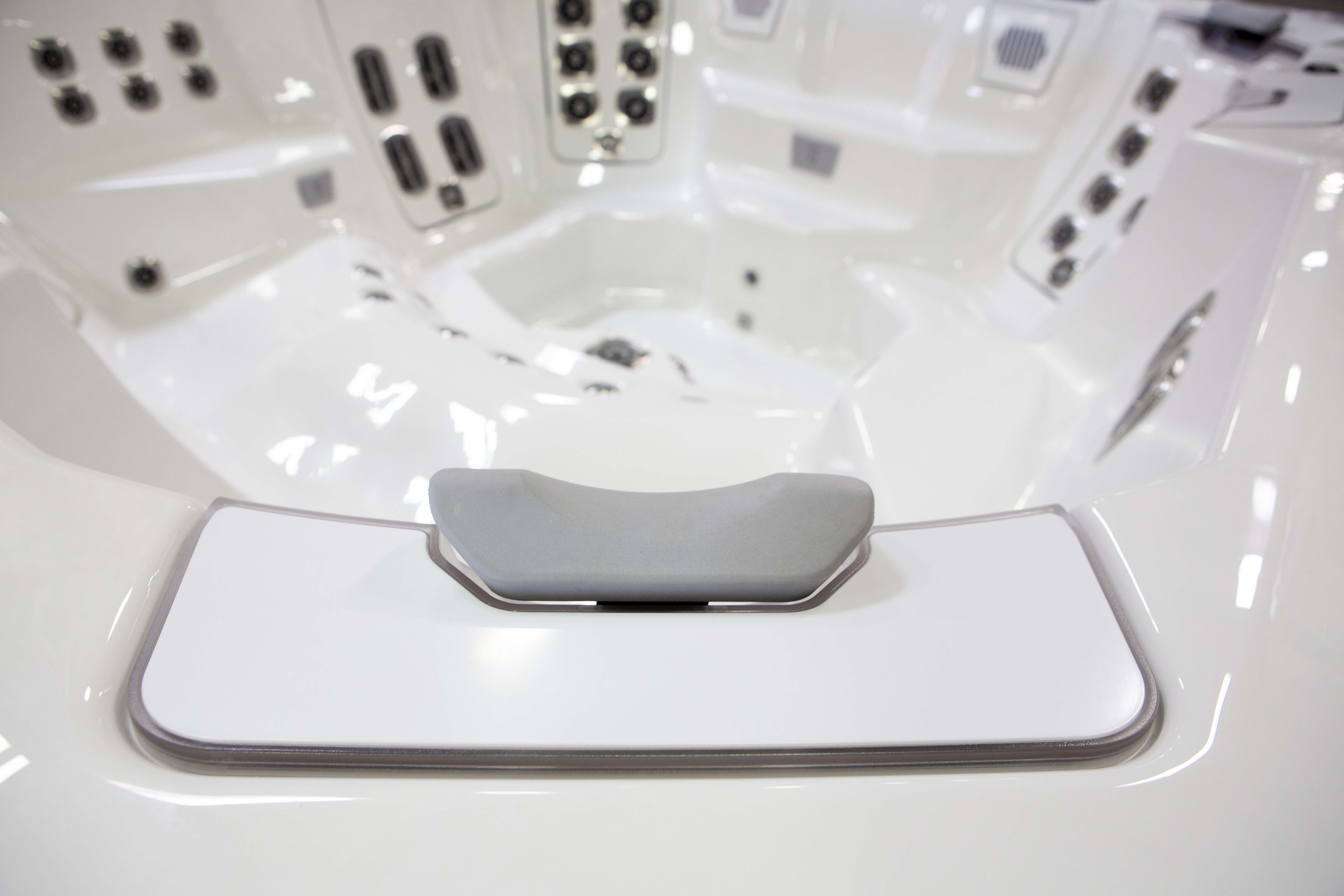 Bullfrogspas M8 Outdoor Whirlpool 239x239x96cm